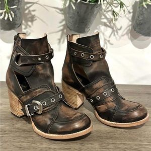 Freebird Sonoma Distressed Black, Size 10